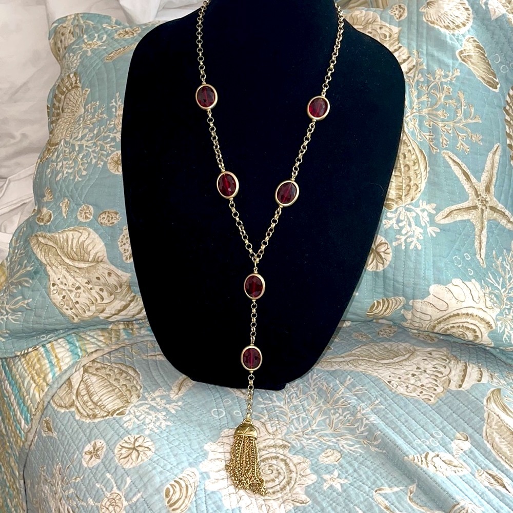 Chicos red faceted cabochons with heavy round flat linked gold chain and tassel - Picture 3 of 15
